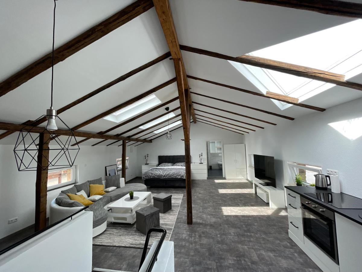 Gleis 13 - The Loft Im Ehemaligen Lokschuppen *