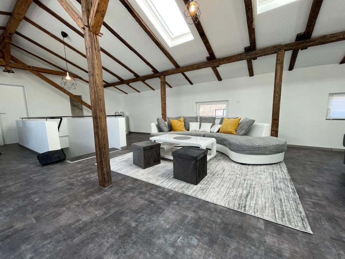 Apartment Gleis 13 - The Loft Im Ehemaligen Lokschuppen