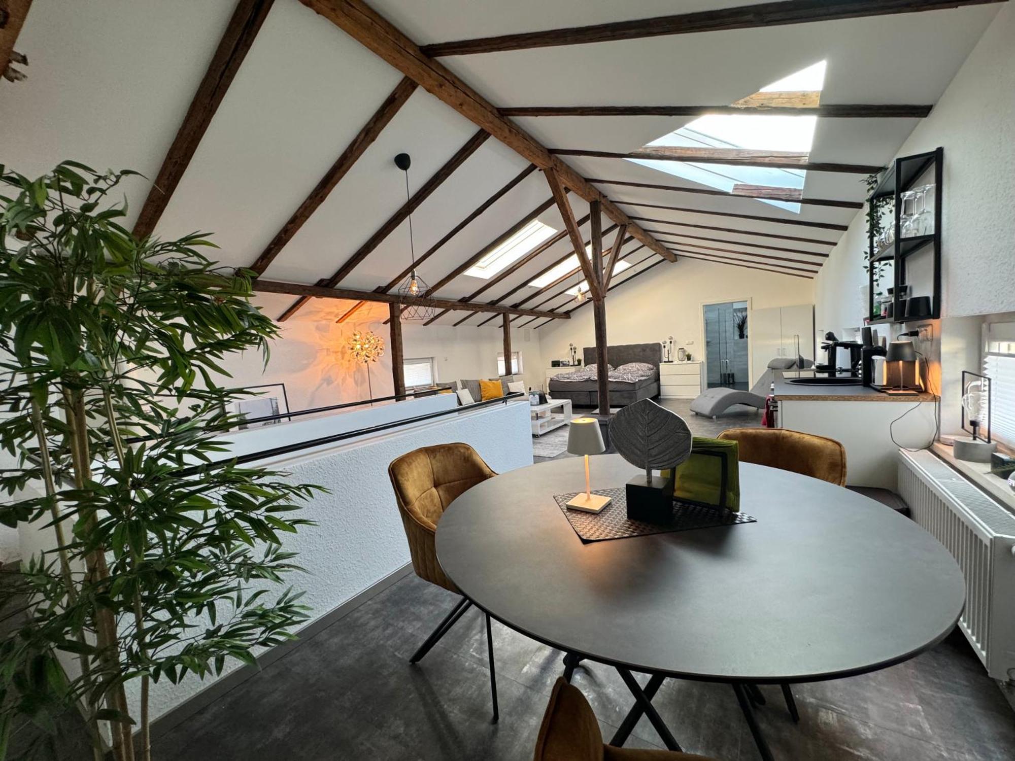 Gleis 13 - The Loft Im Ehemaligen Lokschuppen