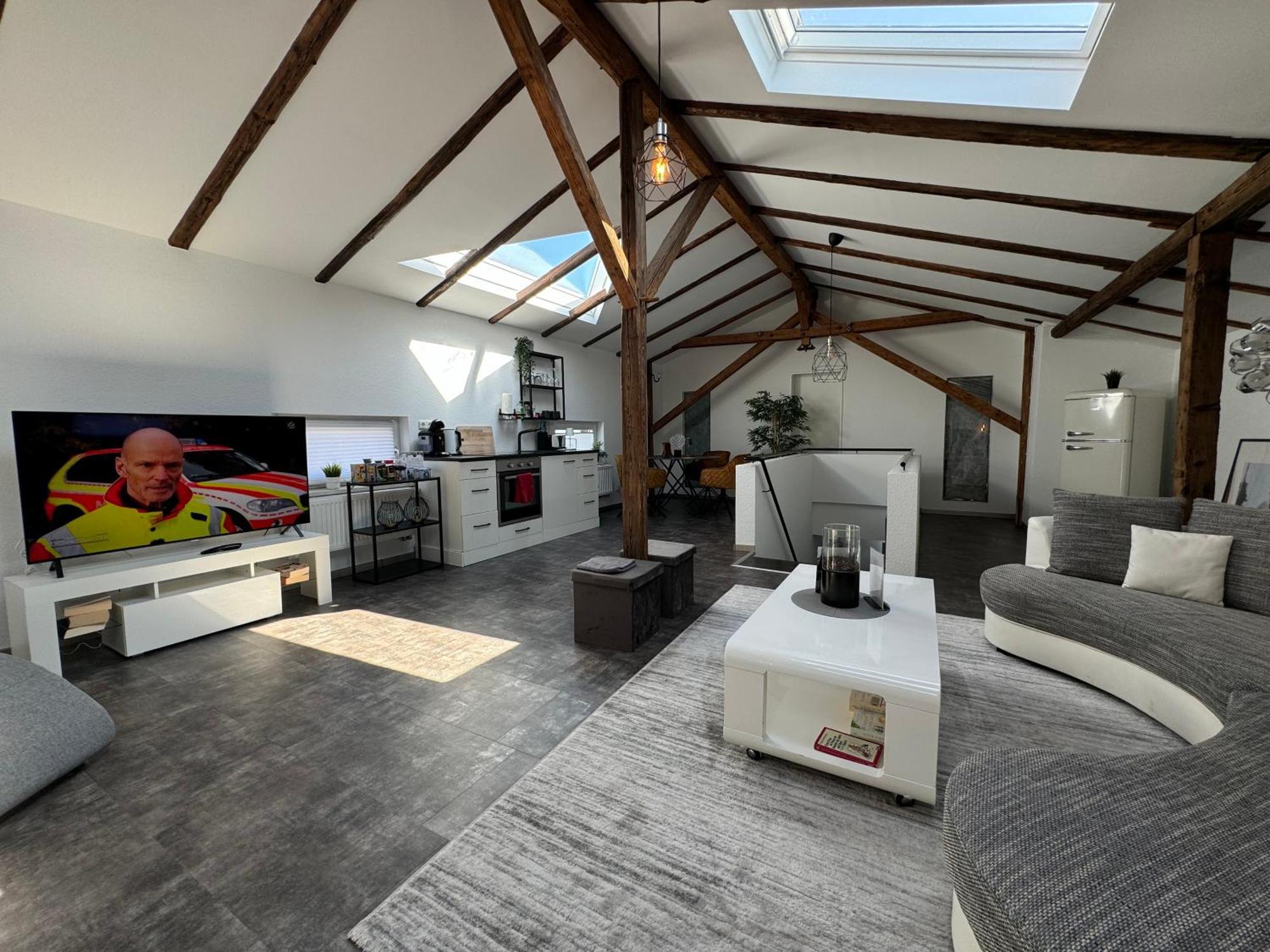 Gleis 13 - The Loft Im Ehemaligen Lokschuppen
